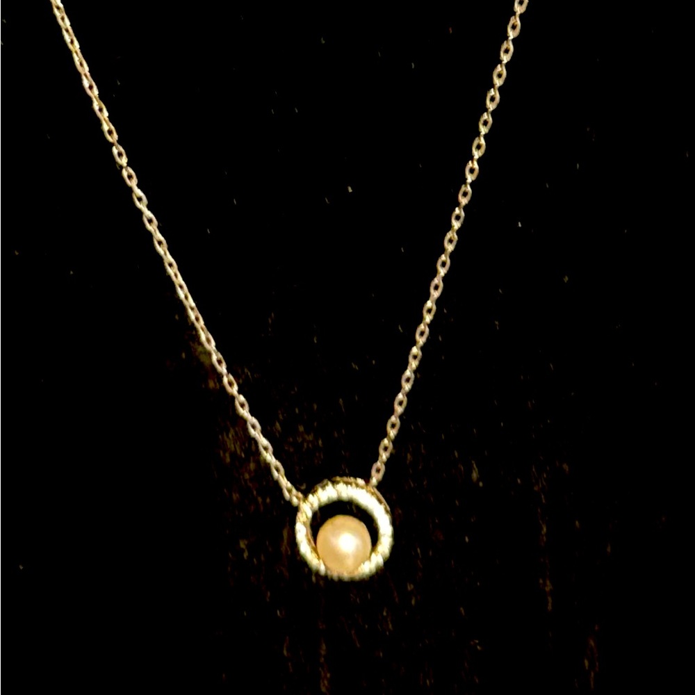 Pearl and diamond pendant necklace